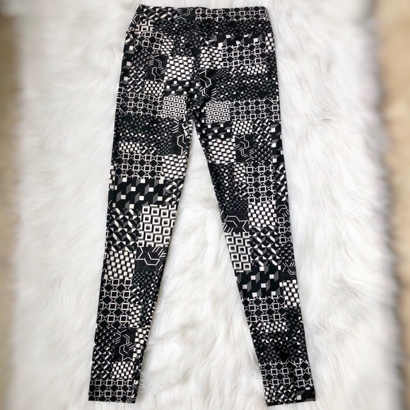 Lularoe Black Geometric Leggings MSRP $25 NWOT - Picture 2 of 6